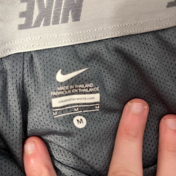 Vintage Nike black short - Picture 2 of 3